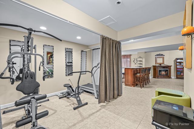 298 Cara Lane, Wood Dale, IL 60191