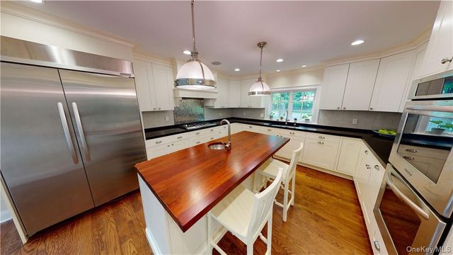 225 S Barry Avenue RENT, Mamaroneck, NY 10543