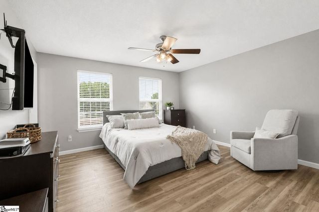 1302 Autumn Glen Court, Fountain Inn, SC 29644