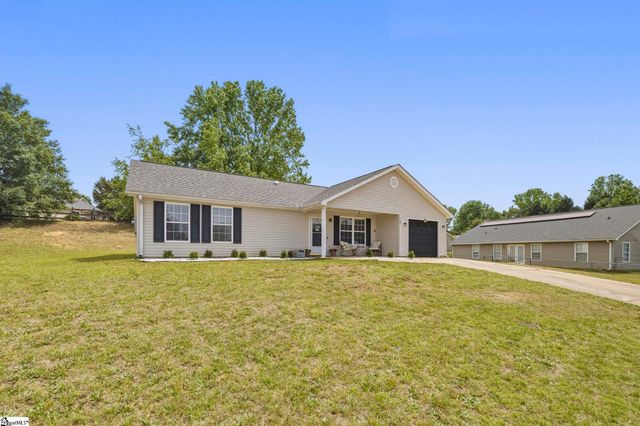 1302 Autumn Glen Court, Fountain Inn, SC 29644