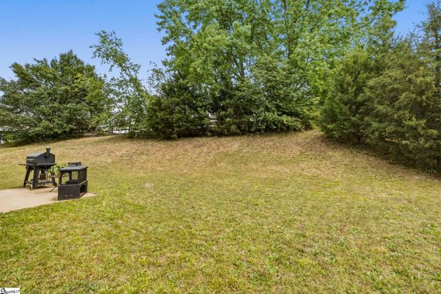 1302 Autumn Glen Court, Fountain Inn, SC 29644