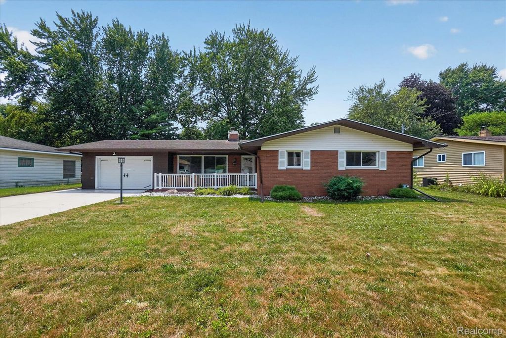 3504 Creekwood Drive, Bridgeport Charter Township, MI 48601