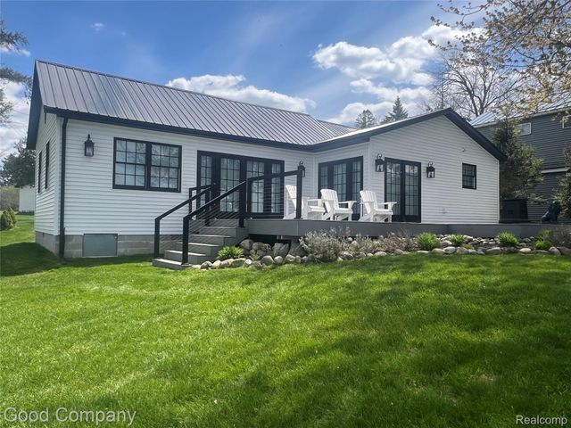1849 E Pratt Lake Road, Sage Township, MI 48624