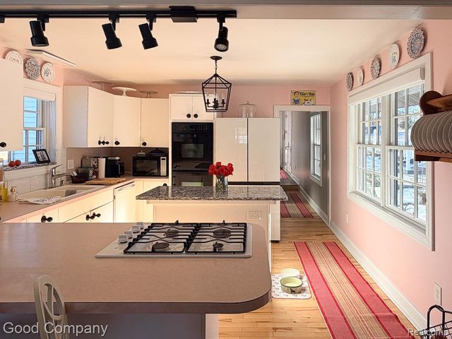 1849 E Pratt Lake Road, Sage Township, MI 48624