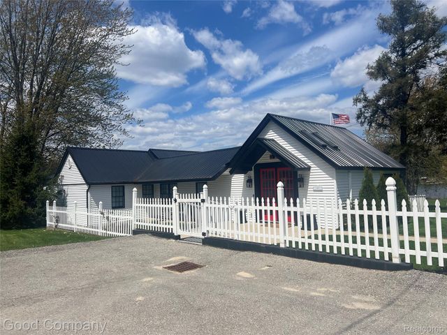 1849 E Pratt Lake Road, Sage Township, MI 48624