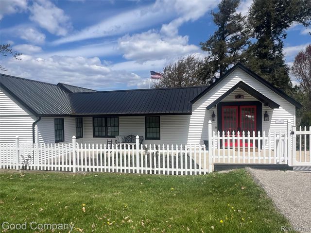 1849 E Pratt Lake Road, Sage Township, MI 48624