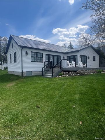 1849 E Pratt Lake Road, Sage Township, MI 48624