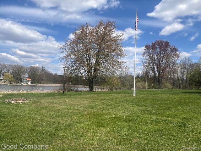 1849 E Pratt Lake Road, Sage Township, MI 48624