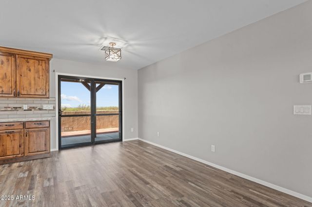 27755 S SLICK FORK Trail, Congress, AZ 85332