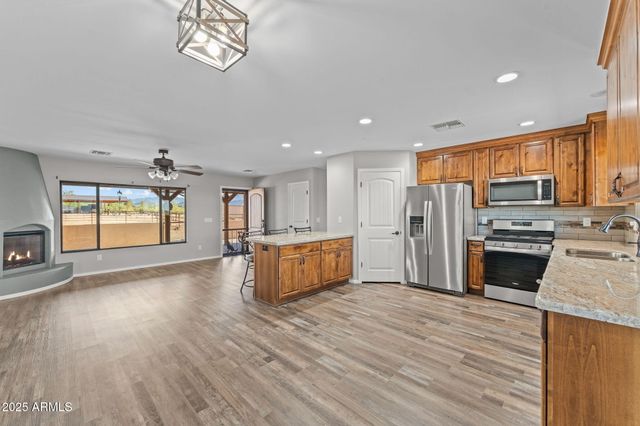 27755 S SLICK FORK Trail, Congress, AZ 85332