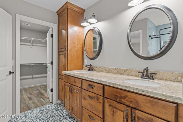 27755 S SLICK FORK Trail, Congress, AZ 85332