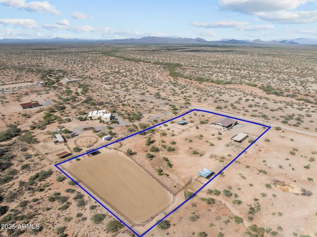 27755 S SLICK FORK Trail, Congress, AZ 85332