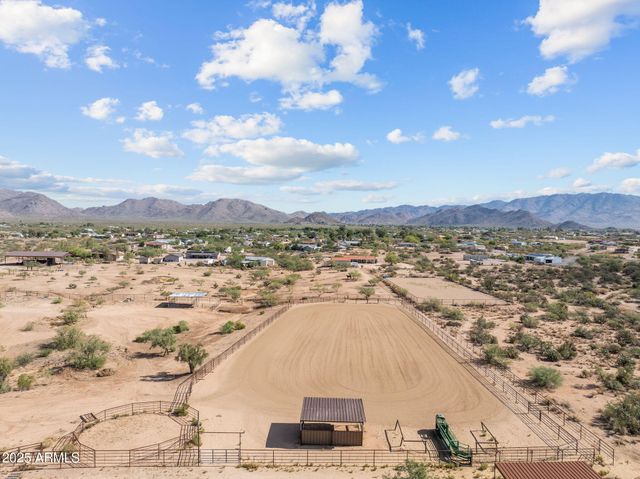 27755 S SLICK FORK Trail, Congress, AZ 85332