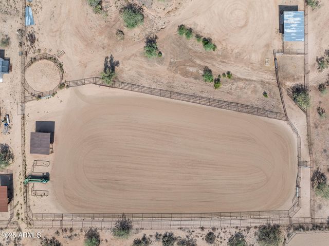 27755 S SLICK FORK Trail, Congress, AZ 85332