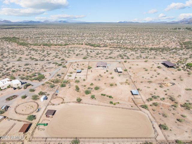 27755 S SLICK FORK Trail, Congress, AZ 85332