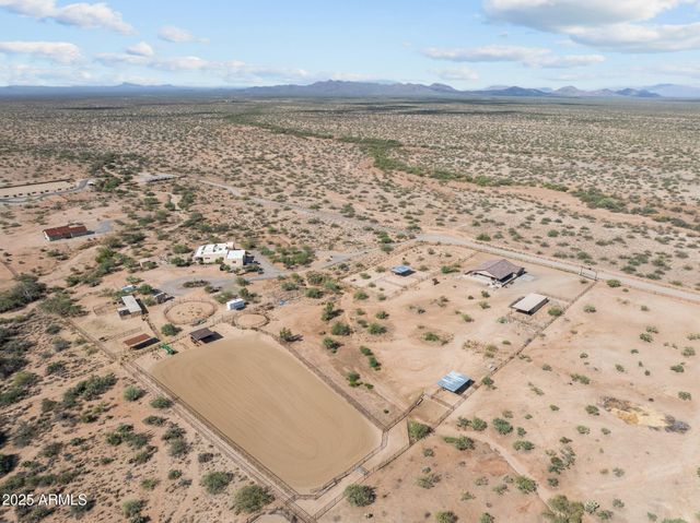 27755 S SLICK FORK Trail, Congress, AZ 85332