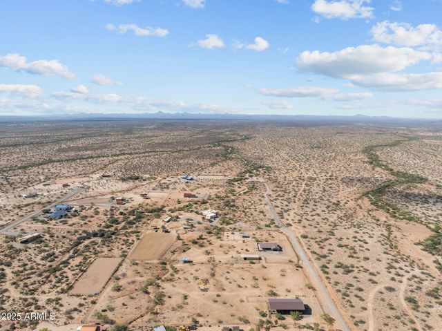 27755 S SLICK FORK Trail, Congress, AZ 85332