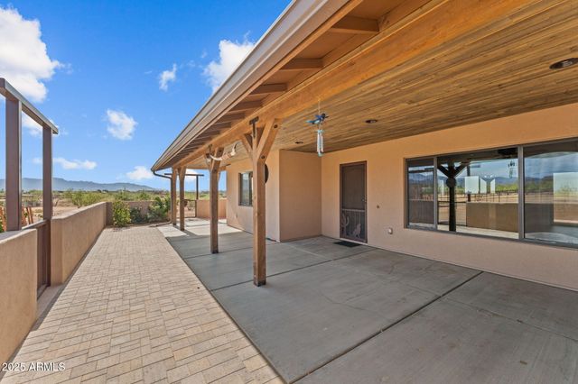 27755 S SLICK FORK Trail, Congress, AZ 85332