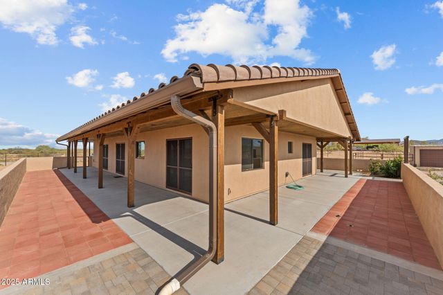 27755 S SLICK FORK Trail, Congress, AZ 85332