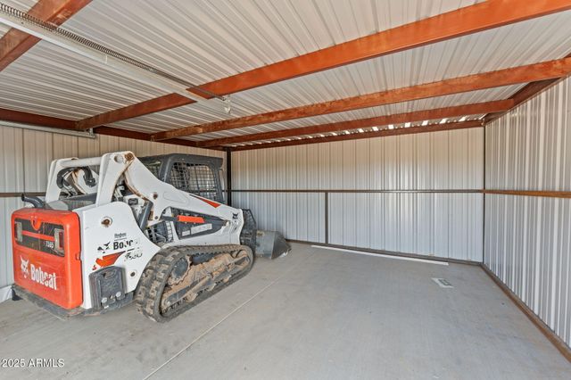 27755 S SLICK FORK Trail, Congress, AZ 85332