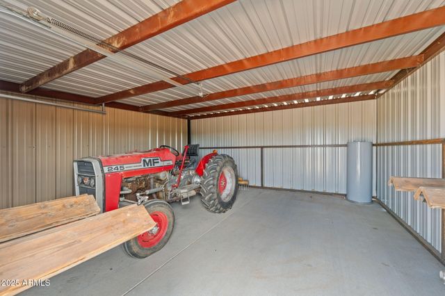 27755 S SLICK FORK Trail, Congress, AZ 85332