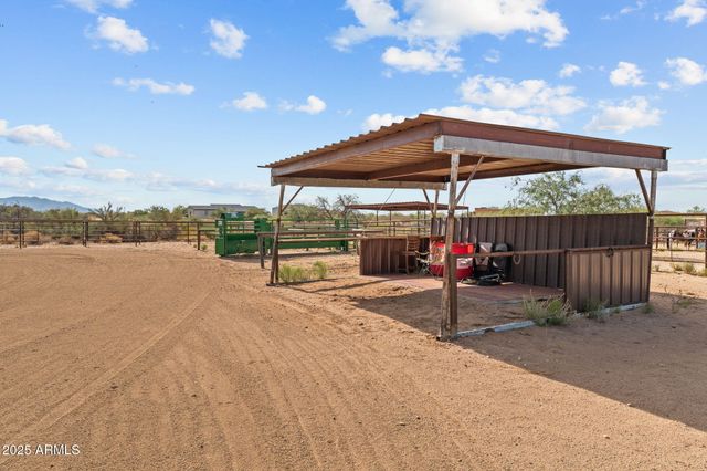 27755 S SLICK FORK Trail, Congress, AZ 85332