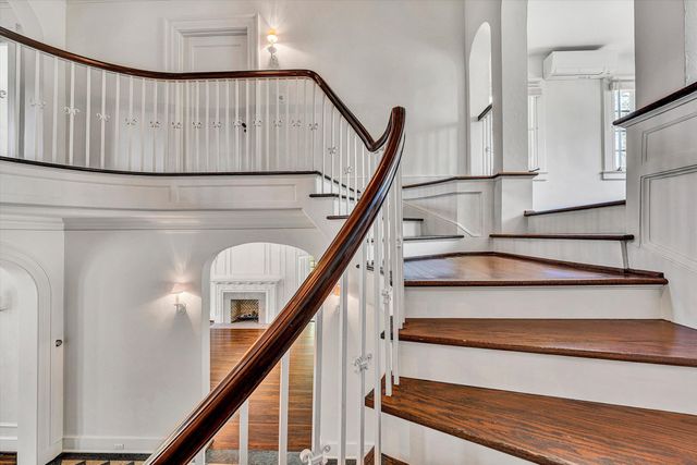 1902 Grandin RD, Roanoke, VA 24015
