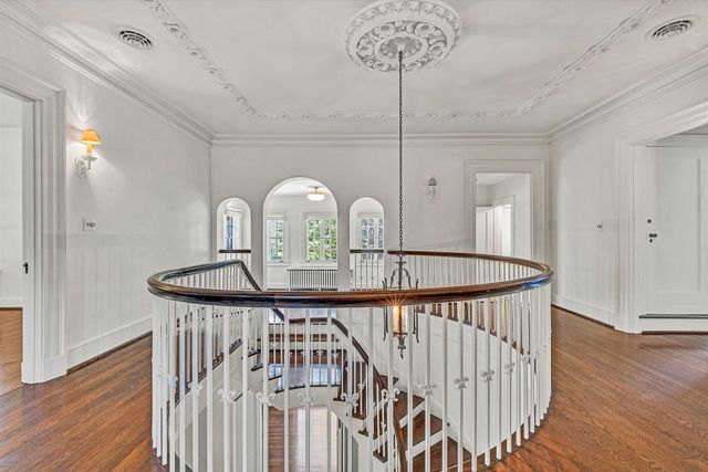 1902 Grandin RD, Roanoke, VA 24015