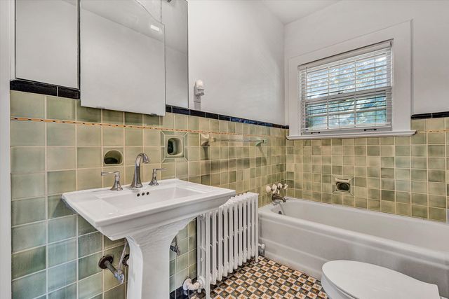 1902 Grandin RD, Roanoke, VA 24015
