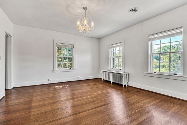 1902 Grandin RD, Roanoke, VA 24015