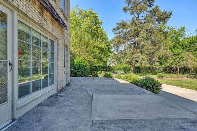 1902 Grandin RD, Roanoke, VA 24015