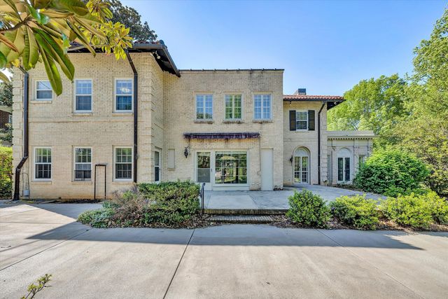 1902 Grandin RD, Roanoke, VA 24015