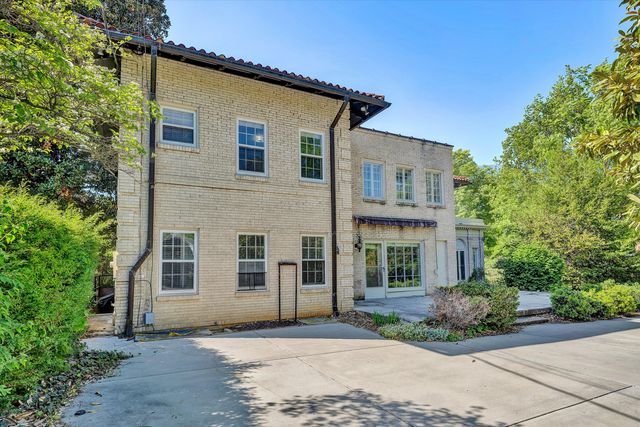 1902 Grandin RD, Roanoke, VA 24015