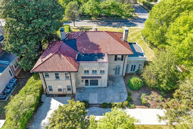 1902 Grandin RD, Roanoke, VA 24015