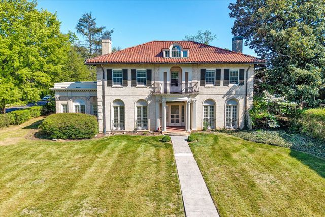 1902 Grandin RD, Roanoke, VA 24015