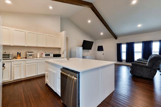 3432 Old Town Road, Whitesboro, TX 76273