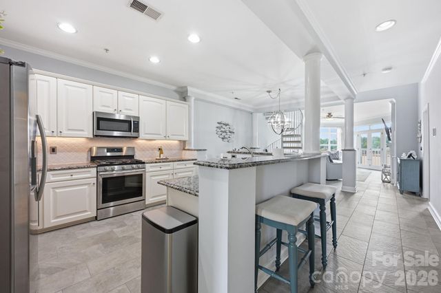 637 Williamson Road 306, Mooresville, NC 28117