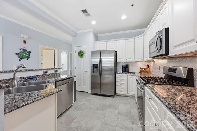 637 Williamson Road 306, Mooresville, NC 28117