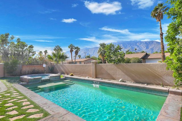 2990 N Biskra Road, Palm Springs, CA 92262
