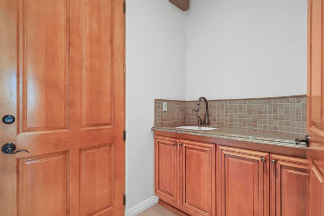 2990 N Biskra Road, Palm Springs, CA 92262