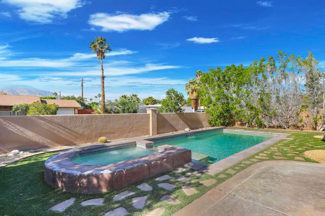2990 N Biskra Road, Palm Springs, CA 92262