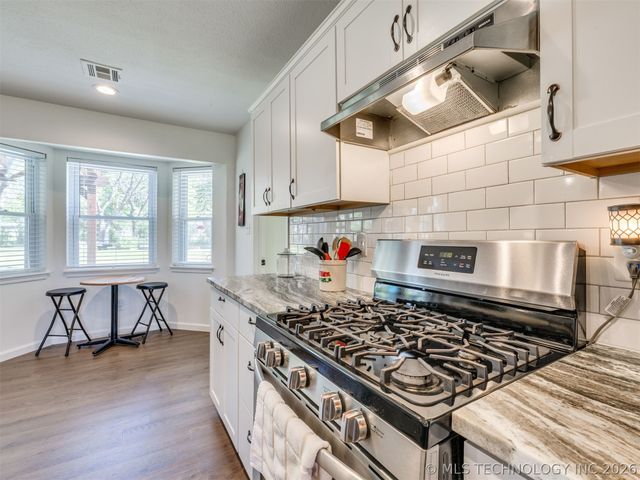 7033 E Battenfield Drive, Claremore, OK 74019