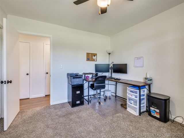 7033 E Battenfield Drive, Claremore, OK 74019