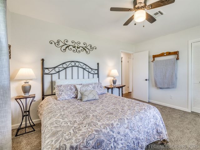 7033 E Battenfield Drive, Claremore, OK 74019