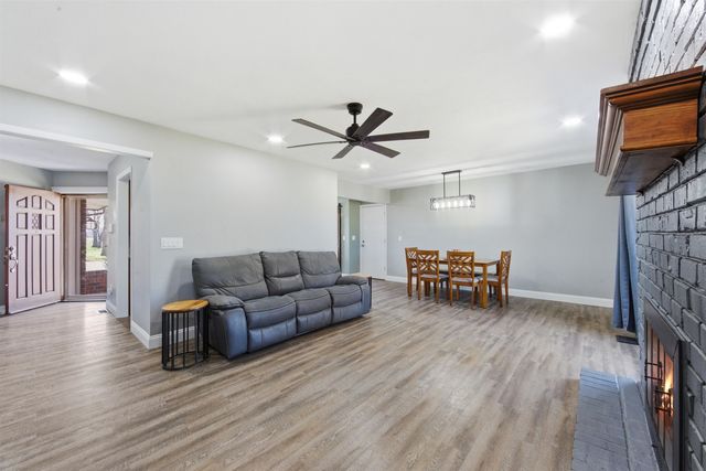 1702 E Beaumont St, Park City, KS 67219