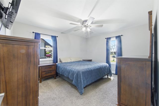 1702 E Beaumont St, Park City, KS 67219