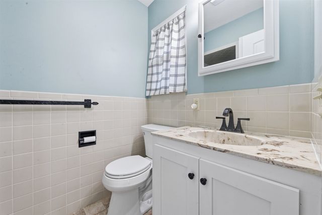 1702 E Beaumont St, Park City, KS 67219