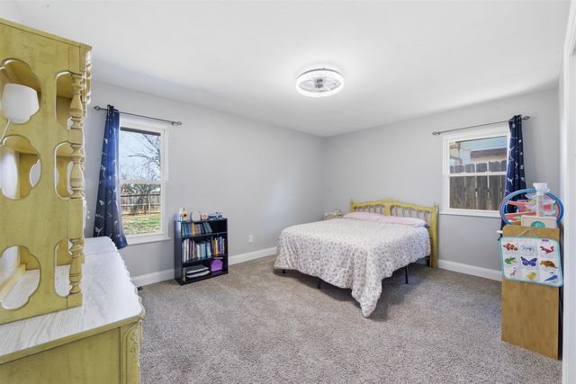 1702 E Beaumont St, Park City, KS 67219