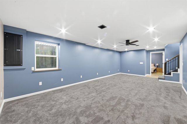 1702 E Beaumont St, Park City, KS 67219