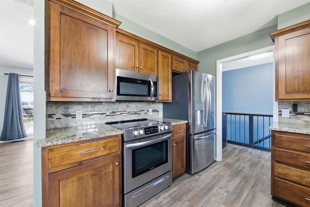 1702 E Beaumont St, Park City, KS 67219